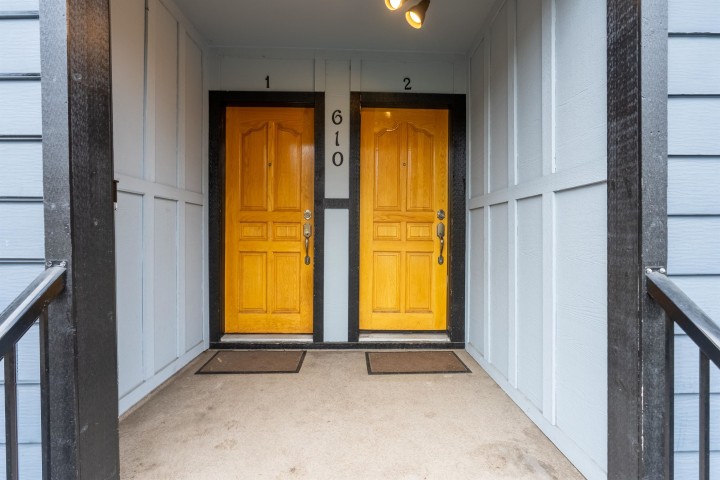 Photo 4 at 610 Salsbury Drive, Hastings, Vancouver East