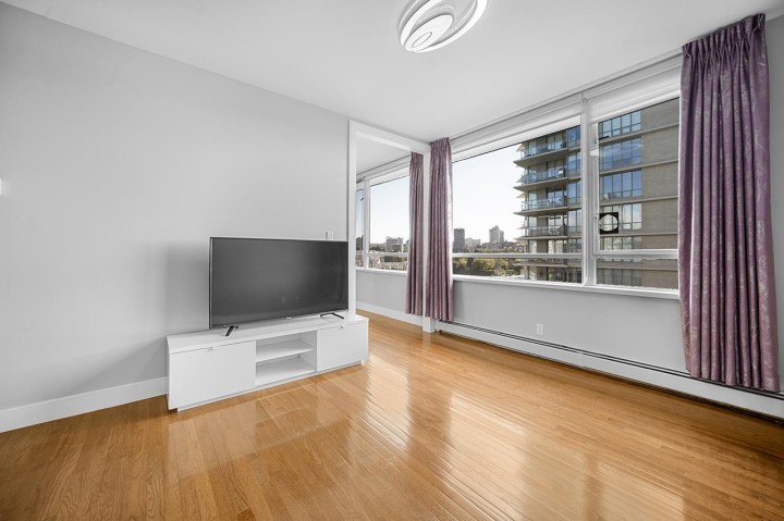 Photo 13 at PH1003 - 1288 Marinaside Crescent, Yaletown, Vancouver West