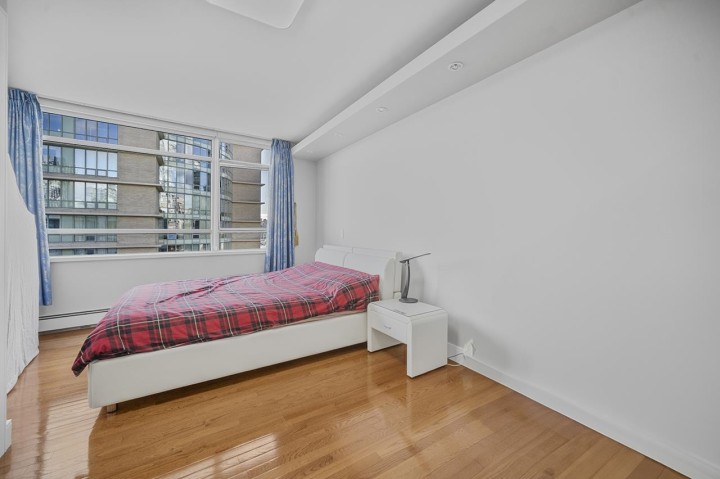 Photo 9 at PH1003 - 1288 Marinaside Crescent, Yaletown, Vancouver West