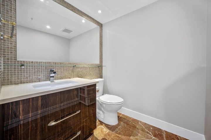 Photo 10 at PH1003 - 1288 Marinaside Crescent, Yaletown, Vancouver West