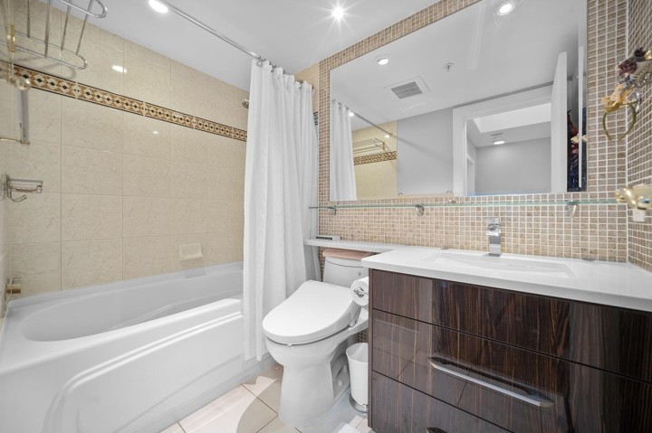 Photo 18 at PH1003 - 1288 Marinaside Crescent, Yaletown, Vancouver West