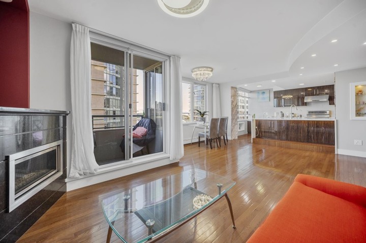 Photo 4 at PH1003 - 1288 Marinaside Crescent, Yaletown, Vancouver West