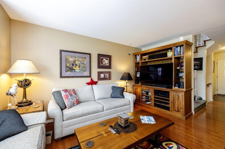 Photo 6 at 2 - 261 W 16th Street, Central Lonsdale, North Vancouver