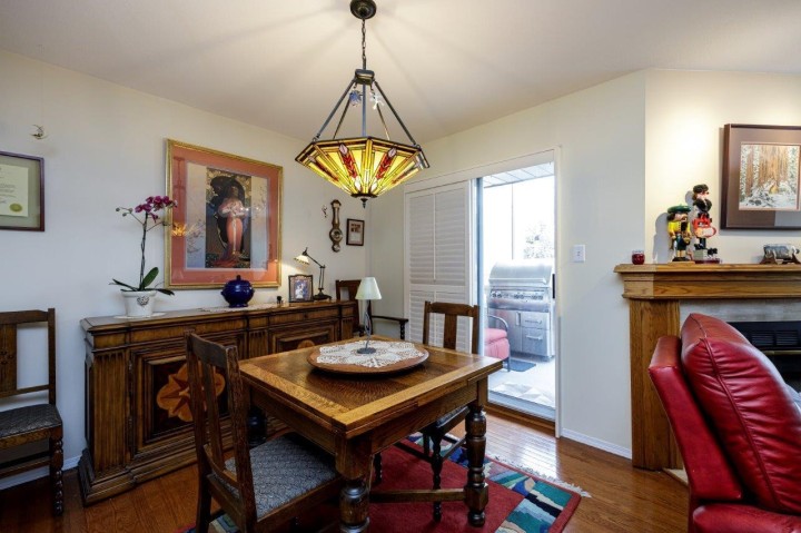 Photo 9 at 2 - 261 W 16th Street, Central Lonsdale, North Vancouver