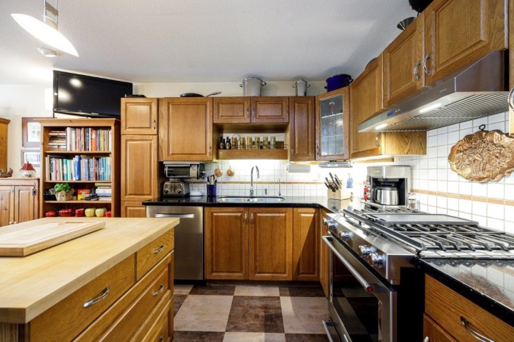 Photo 11 at 2 - 261 W 16th Street, Central Lonsdale, North Vancouver