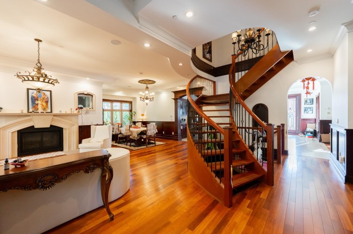 Photo 2 at 2502 W 36th Avenue, MacKenzie Heights, Vancouver West