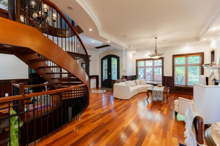 Photo 6 at 2502 W 36th Avenue, MacKenzie Heights, Vancouver West