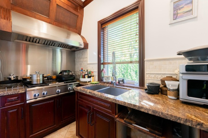 Photo 17 at 2502 W 36th Avenue, MacKenzie Heights, Vancouver West