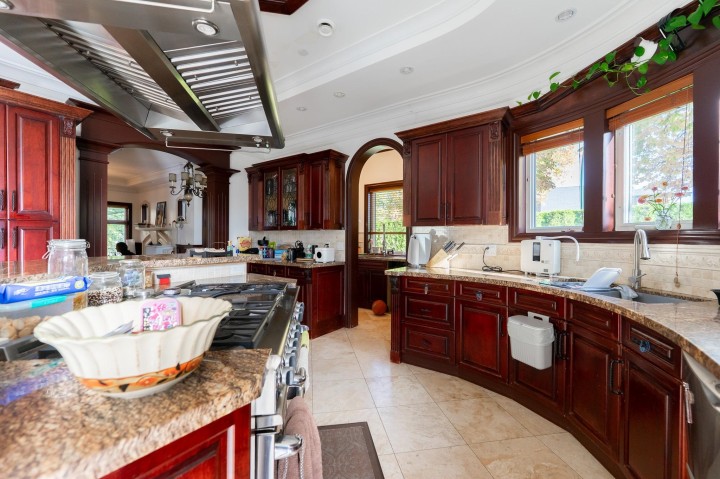 Photo 16 at 2502 W 36th Avenue, MacKenzie Heights, Vancouver West