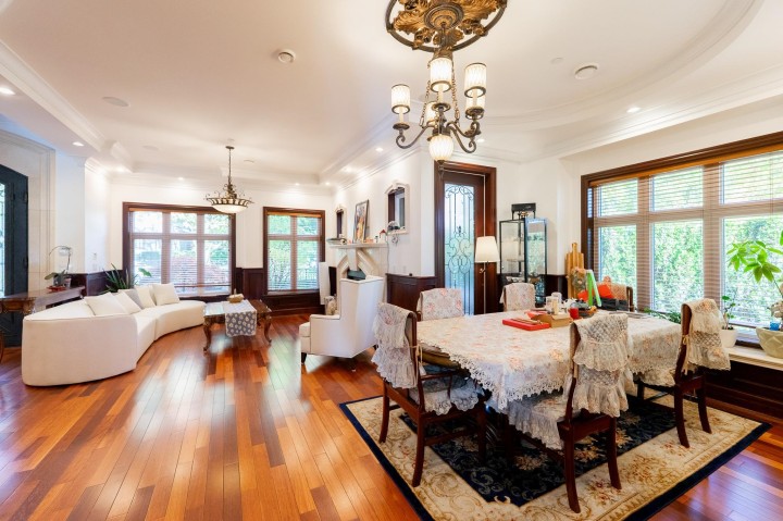 Photo 5 at 2502 W 36th Avenue, MacKenzie Heights, Vancouver West