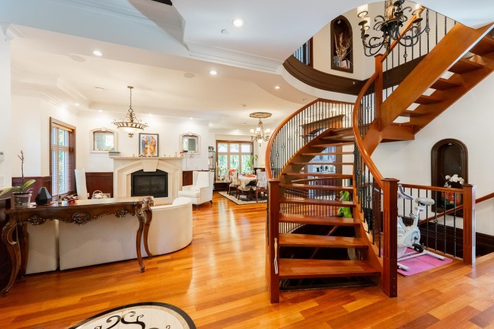 Photo 9 at 2502 W 36th Avenue, MacKenzie Heights, Vancouver West