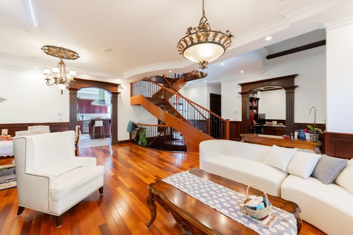 Photo 10 at 2502 W 36th Avenue, MacKenzie Heights, Vancouver West