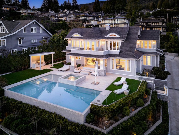 Photo 1 at 2531 Nelson Avenue, Dundarave, West Vancouver