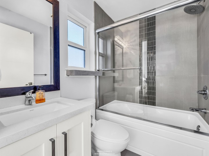 Photo 27 at 7380 Ontario Street, South Vancouver, Vancouver East