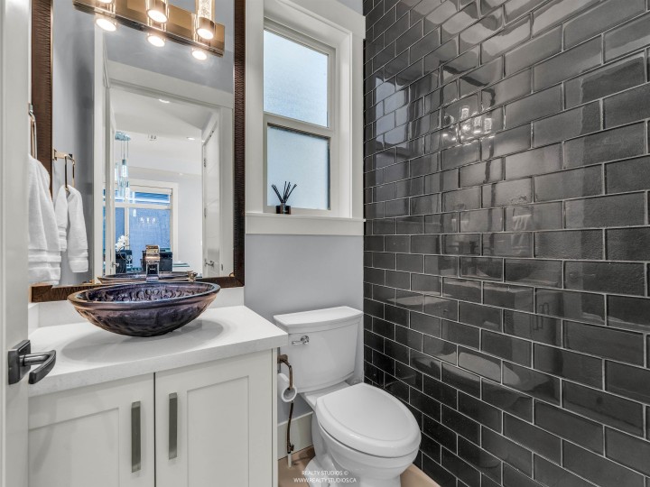 Photo 13 at 7380 Ontario Street, South Vancouver, Vancouver East