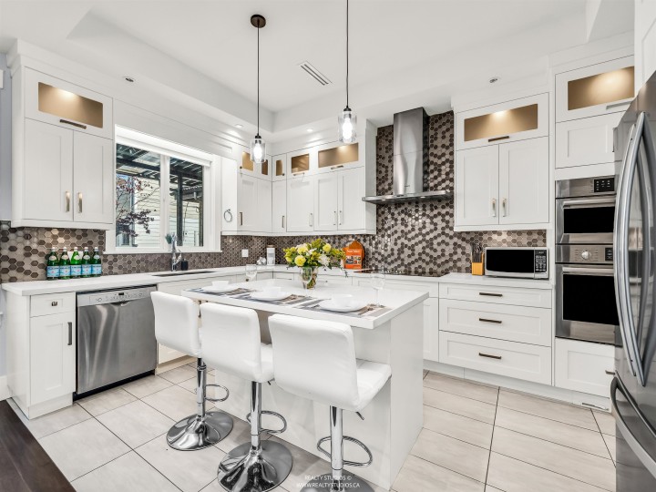 Photo 9 at 7380 Ontario Street, South Vancouver, Vancouver East