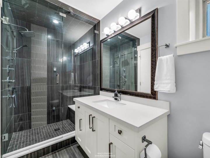 Photo 30 at 7380 Ontario Street, South Vancouver, Vancouver East