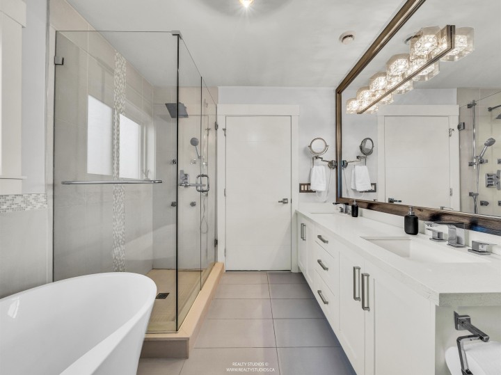 Photo 18 at 7380 Ontario Street, South Vancouver, Vancouver East