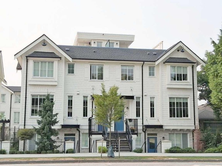 Photo 2 at 922 W 49th Avenue, South Cambie, Vancouver West