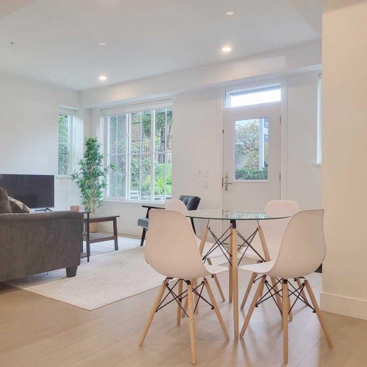 Photo 3 at 922 W 49th Avenue, South Cambie, Vancouver West