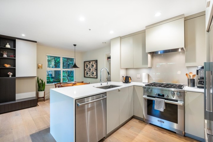 Photo 13 at 101 - 1858 W 5th Avenue, Kitsilano, Vancouver West