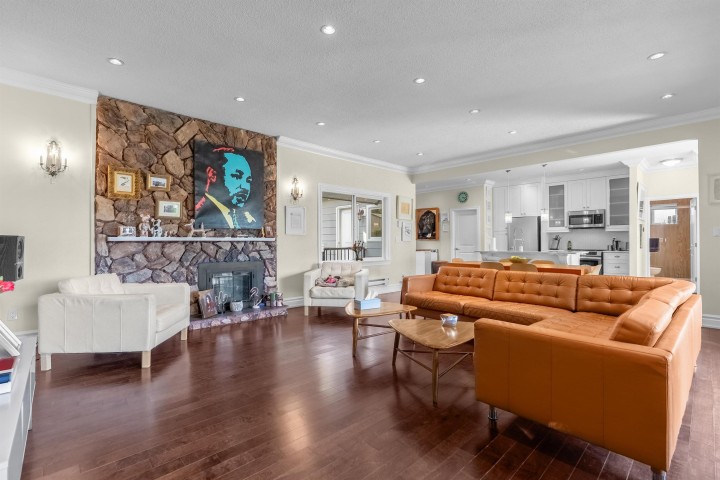 Photo 10 at 324 E 24th Street, Central Lonsdale, North Vancouver