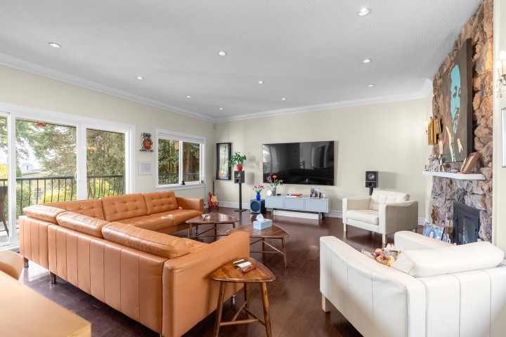 Photo 11 at 324 E 24th Street, Central Lonsdale, North Vancouver