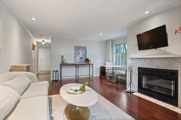 Photo 2 at 104 - 925 W 15th Avenue, Fairview VW, Vancouver West