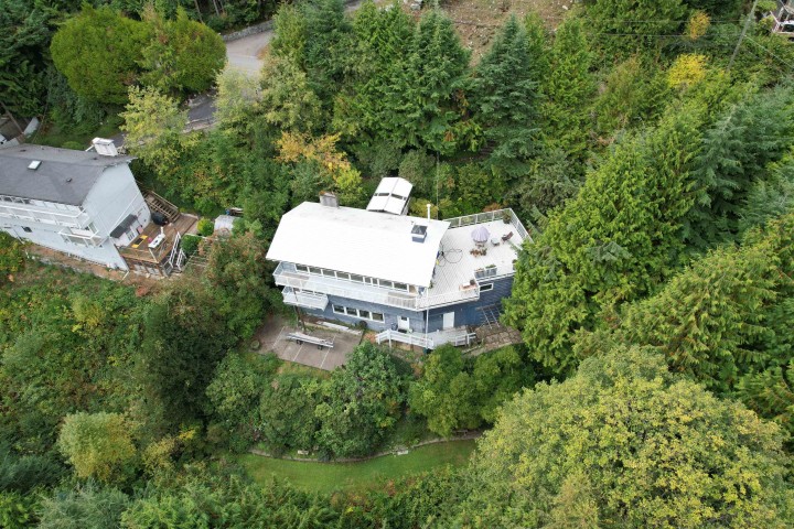 Photo 2 at 510 St. Andrews Road, Glenmore, West Vancouver