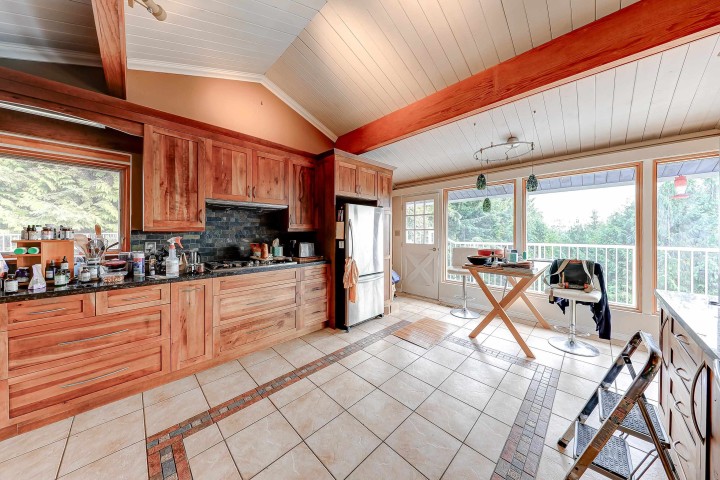 Photo 10 at 510 St. Andrews Road, Glenmore, West Vancouver