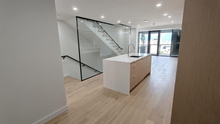 Photo 1 at 901 - 239 Keefer Street, Strathcona, Vancouver East