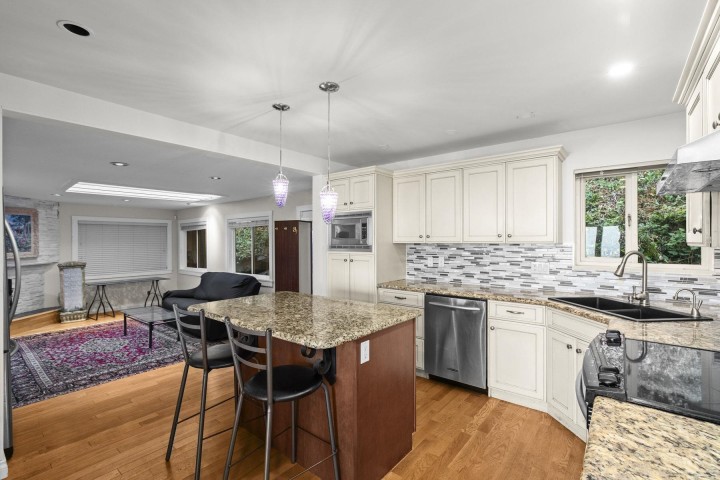 Photo 9 at 661 Andover Crescent, British Properties, West Vancouver