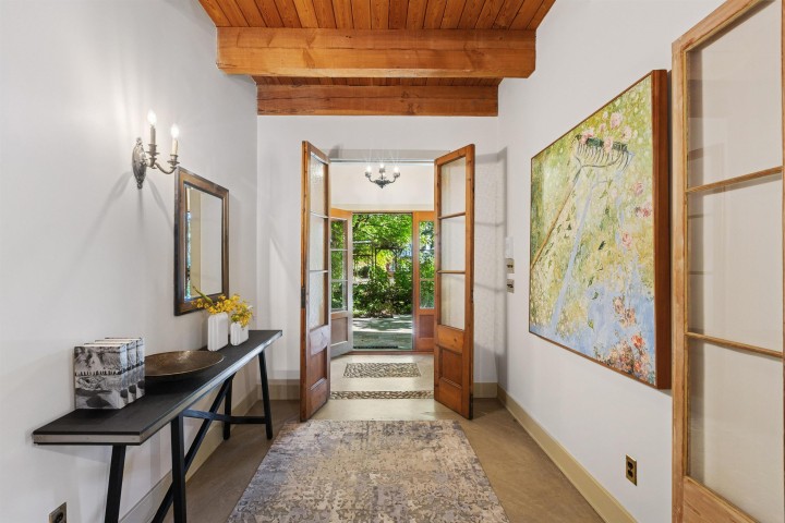 Photo 3 at 947 22nd Street, Dundarave, West Vancouver