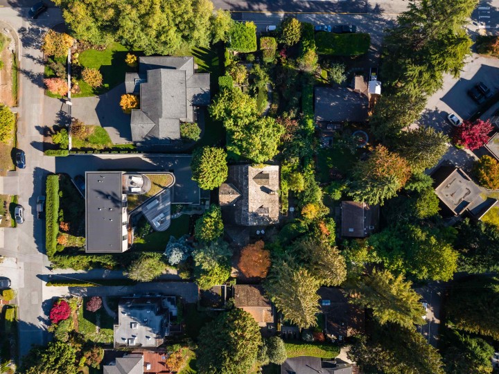 Photo 38 at 947 22nd Street, Dundarave, West Vancouver