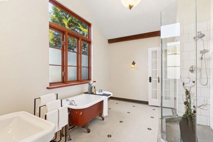 Photo 25 at 947 22nd Street, Dundarave, West Vancouver