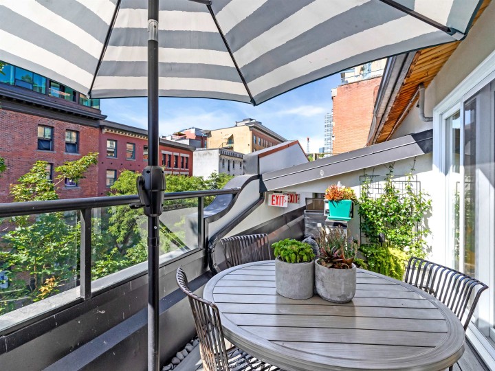 Photo 13 at 83 Alexander Street, Downtown VE, Vancouver East