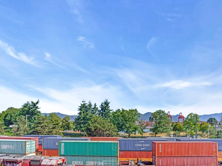 Photo 16 at 83 Alexander Street, Downtown VE, Vancouver East