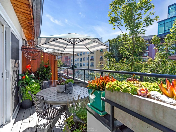 Photo 12 at 83 Alexander Street, Downtown VE, Vancouver East