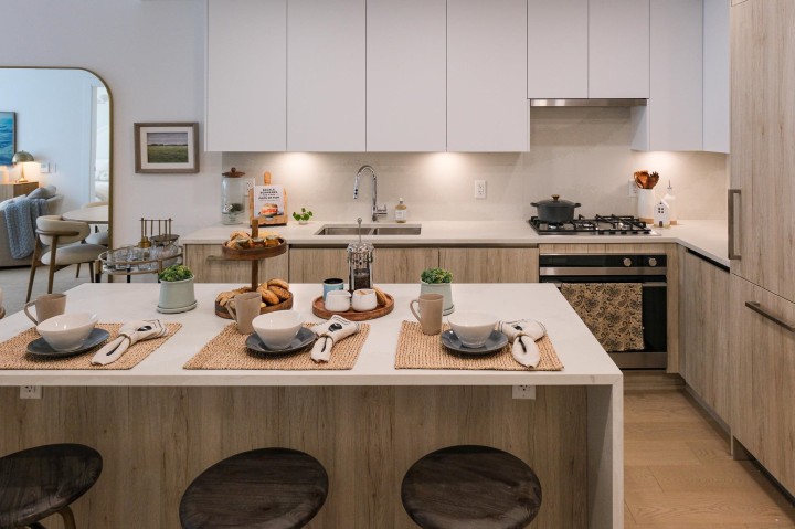 Photo 3 at 307 - 423 6th Street, Park Royal, West Vancouver