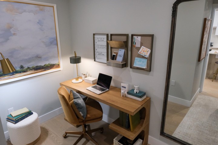 Photo 11 at 307 - 423 6th Street, Park Royal, West Vancouver