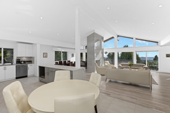 Photo 4 at 1257 Chartwell Place, Chartwell, West Vancouver