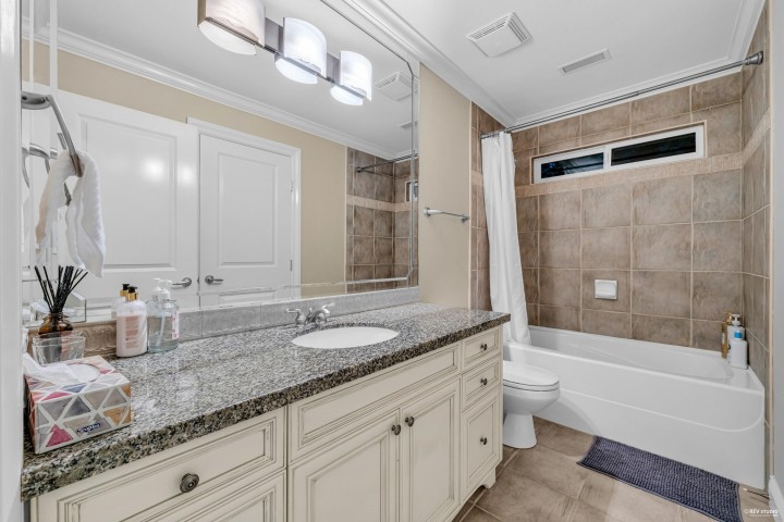 Photo 27 at 2398 Constantine Place, Panorama Village, West Vancouver