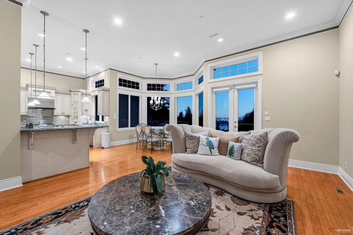 Photo 6 at 2398 Constantine Place, Panorama Village, West Vancouver