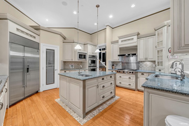 Photo 13 at 2398 Constantine Place, Panorama Village, West Vancouver