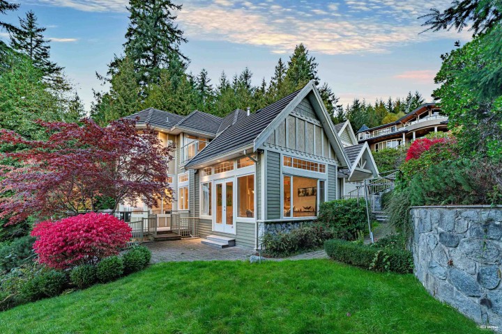 Photo 12 at 2398 Constantine Place, Panorama Village, West Vancouver