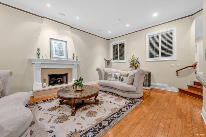 Photo 5 at 2398 Constantine Place, Panorama Village, West Vancouver