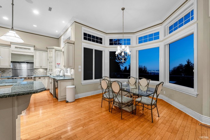 Photo 9 at 2398 Constantine Place, Panorama Village, West Vancouver