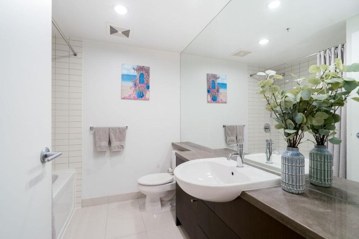 Photo 16 at 403 - 750 W 12th Avenue, Fairview VW, Vancouver West