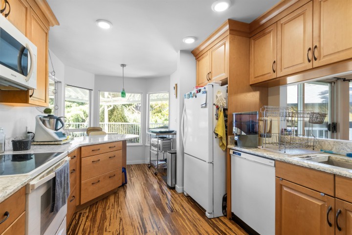 Photo 13 at 332 St. Patricks Avenue, Lower Lonsdale, North Vancouver