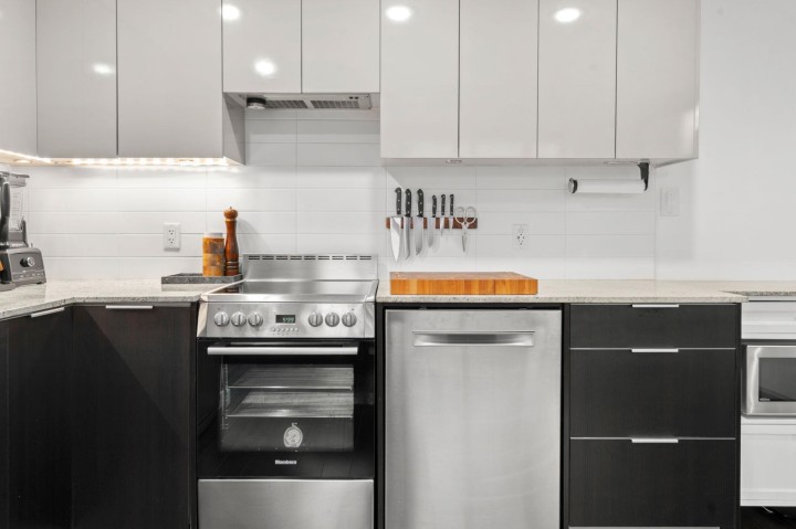 Photo 17 at 211 - 445 W 2nd Avenue, False Creek, Vancouver West